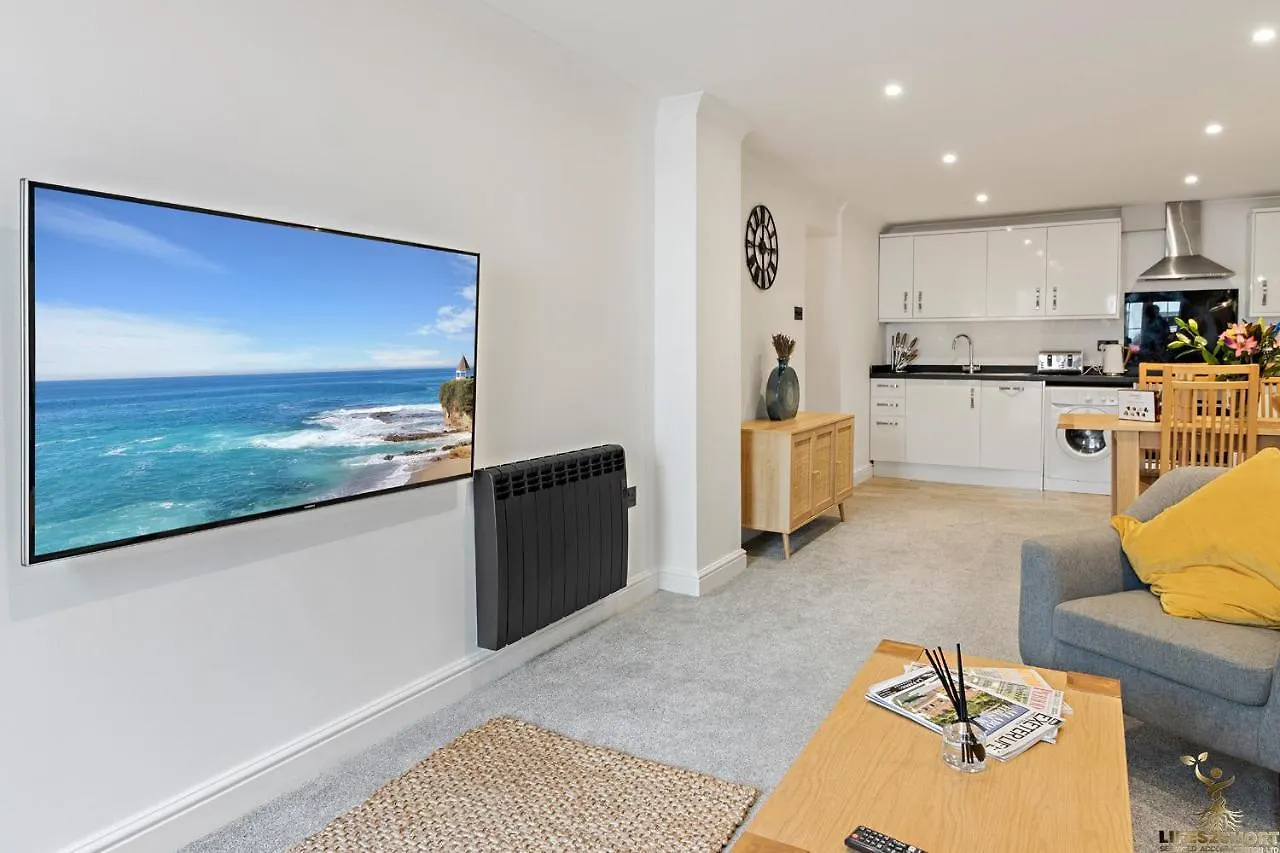 Spacious City Centre Apt Near Cathedral & Quay Exeter Apartmán